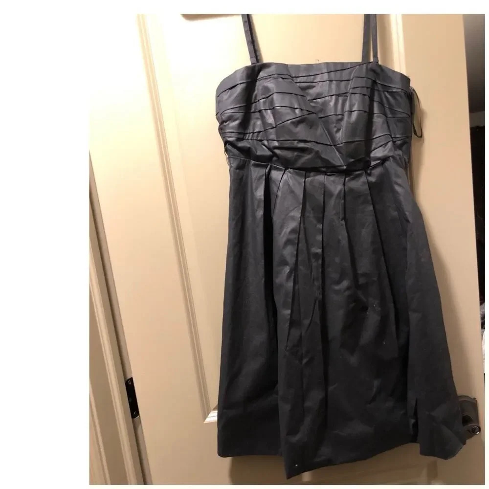 Black strapless dress with detachable straps